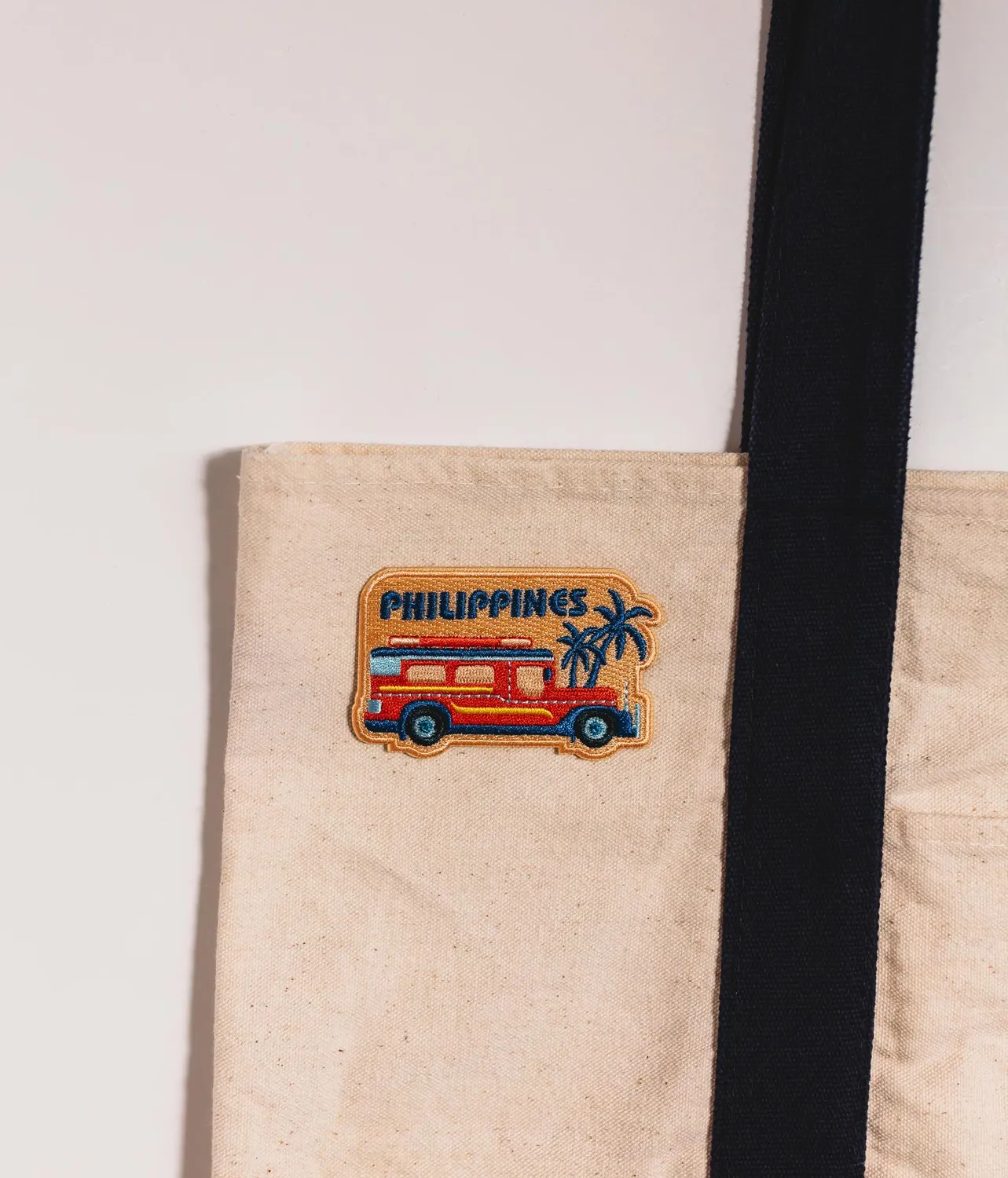 Vagabond Heart Philippines strygemærke jeep
