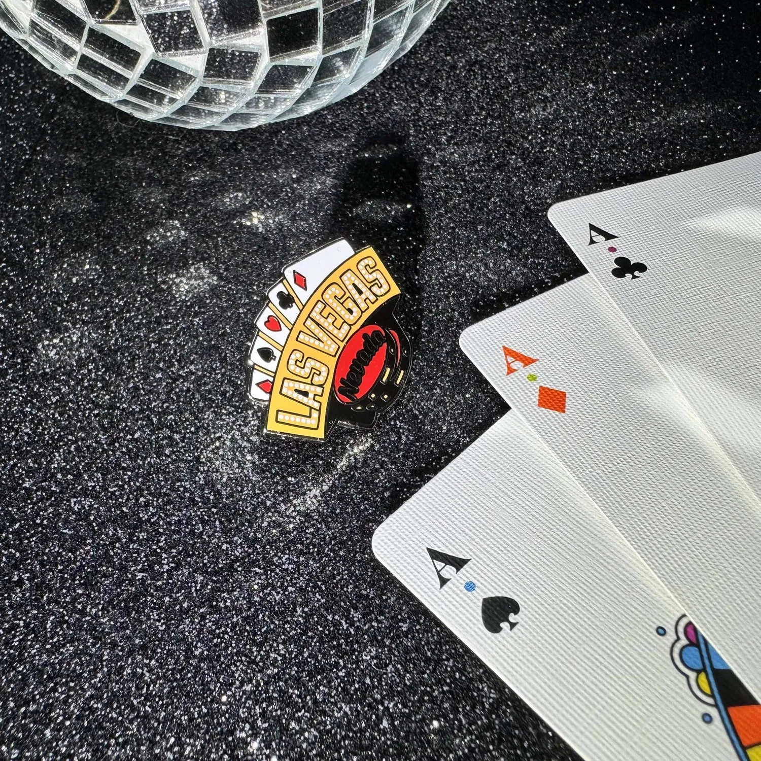Vagabond Heart Las Vegas emaljepin spillekort