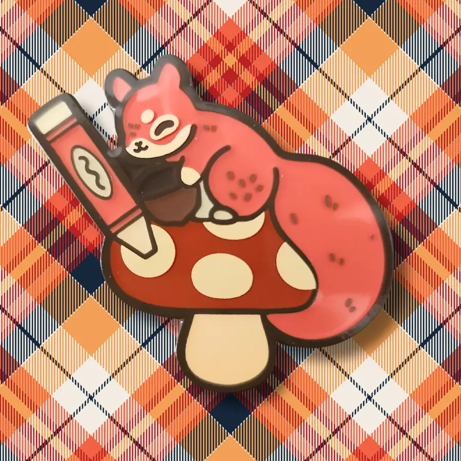 Appleminte Crayon Squirrel pin 38 mm hard emalje