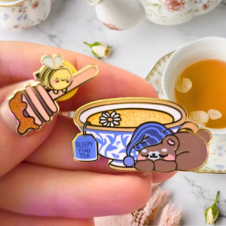 Appleminte Sleepytime Honey Bee pin glimmer guld
