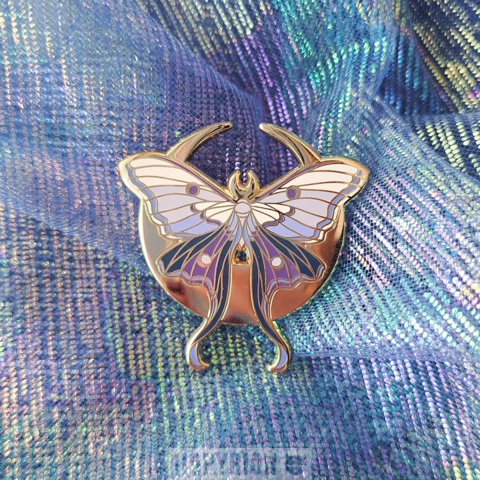 Hopyrion Moon Moth emaljepin 4 cm blå
