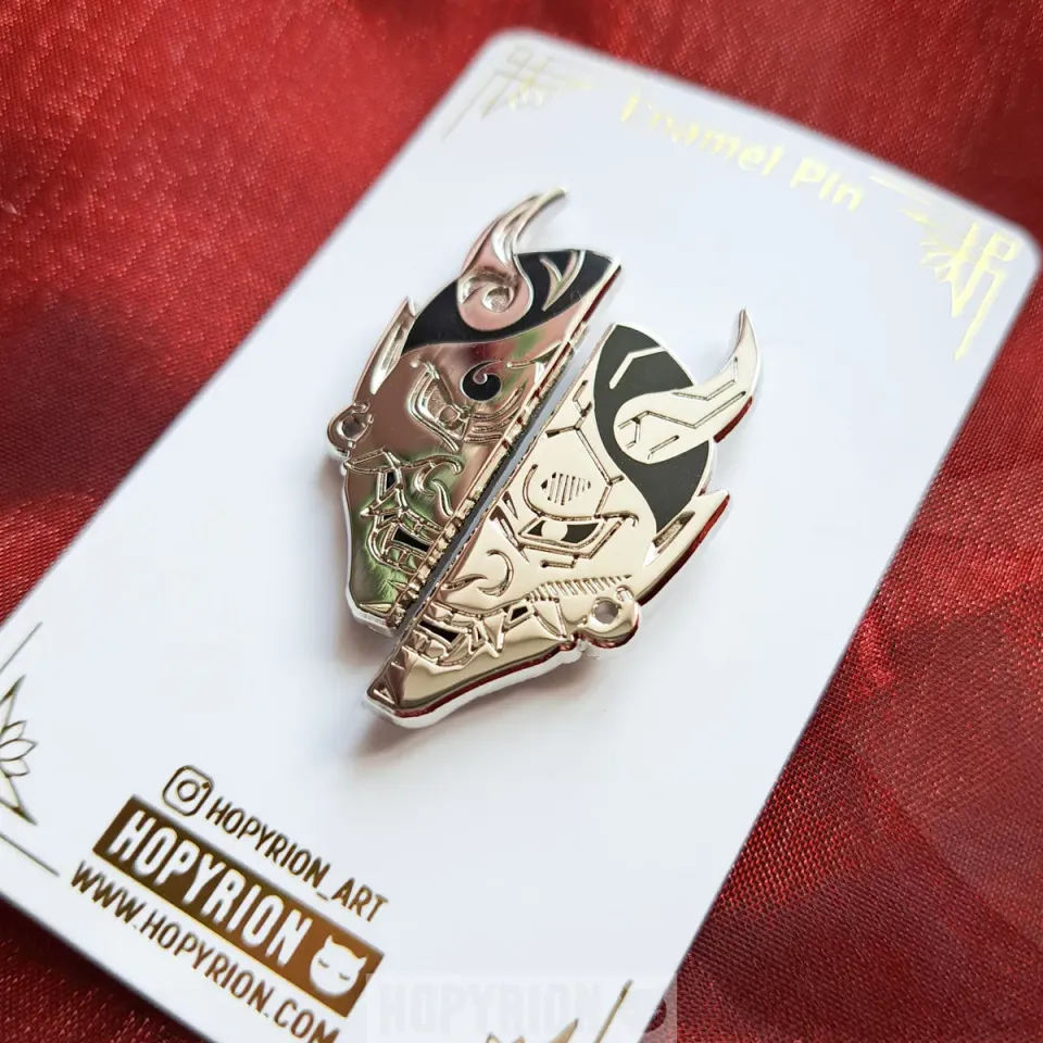 Hopyrion Cyber Hannya emaljepin guld 5 cm