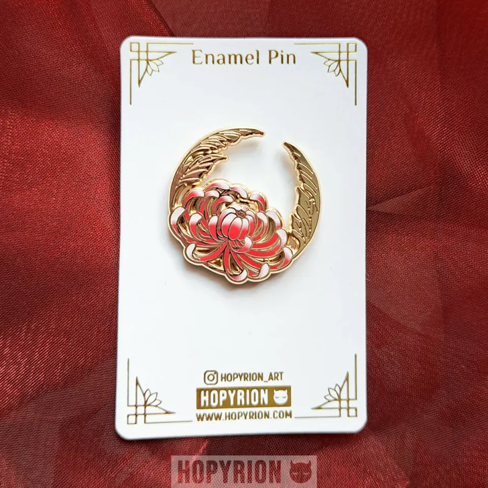 Hopyrion Royal Kiku emaljepin 2 cm guld
