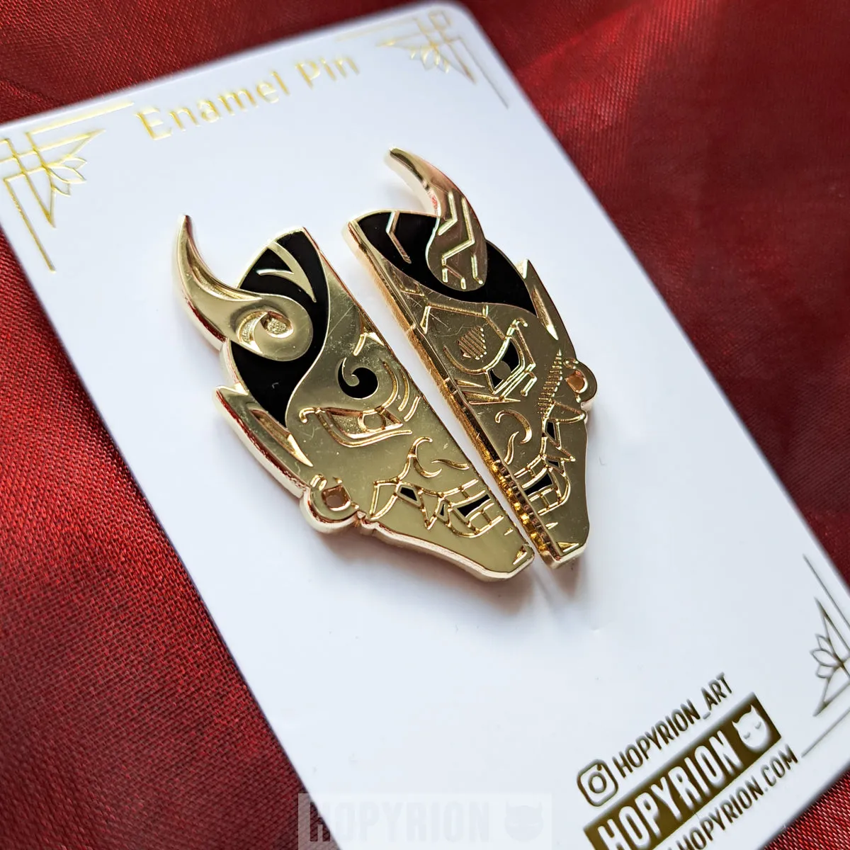 Hopyrion Cyber Hannya emaljepin guld 5 cm