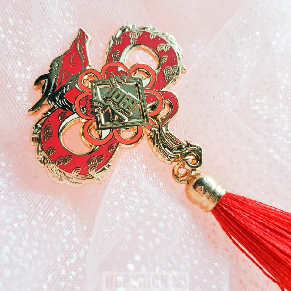 Hopyrion Dragon Fortune emaljepin 4 cm guld