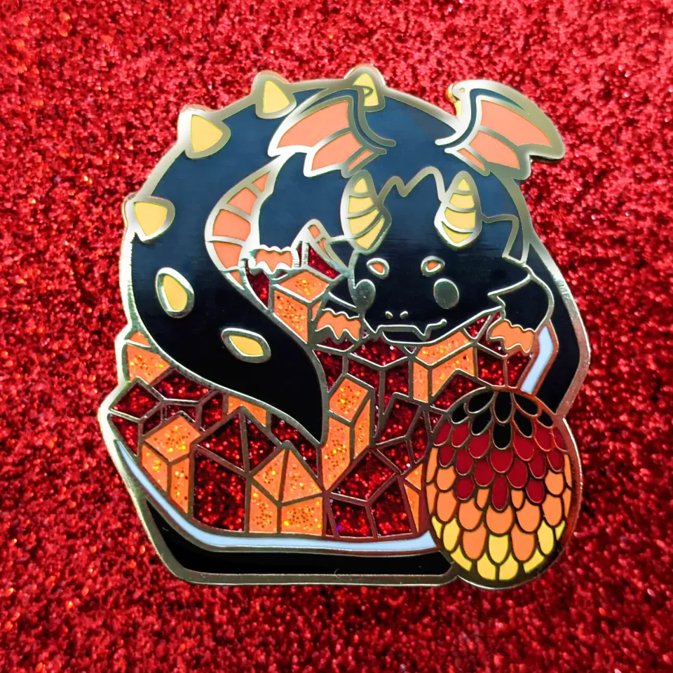 Appleminte Geode Dragon emaljepin guld 38 mm