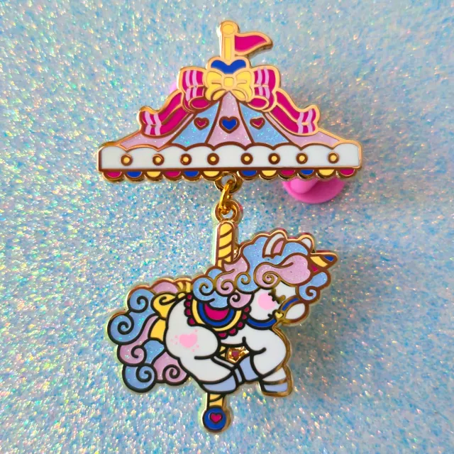 Appleminte Pastel Carousel dinglende pin guld
