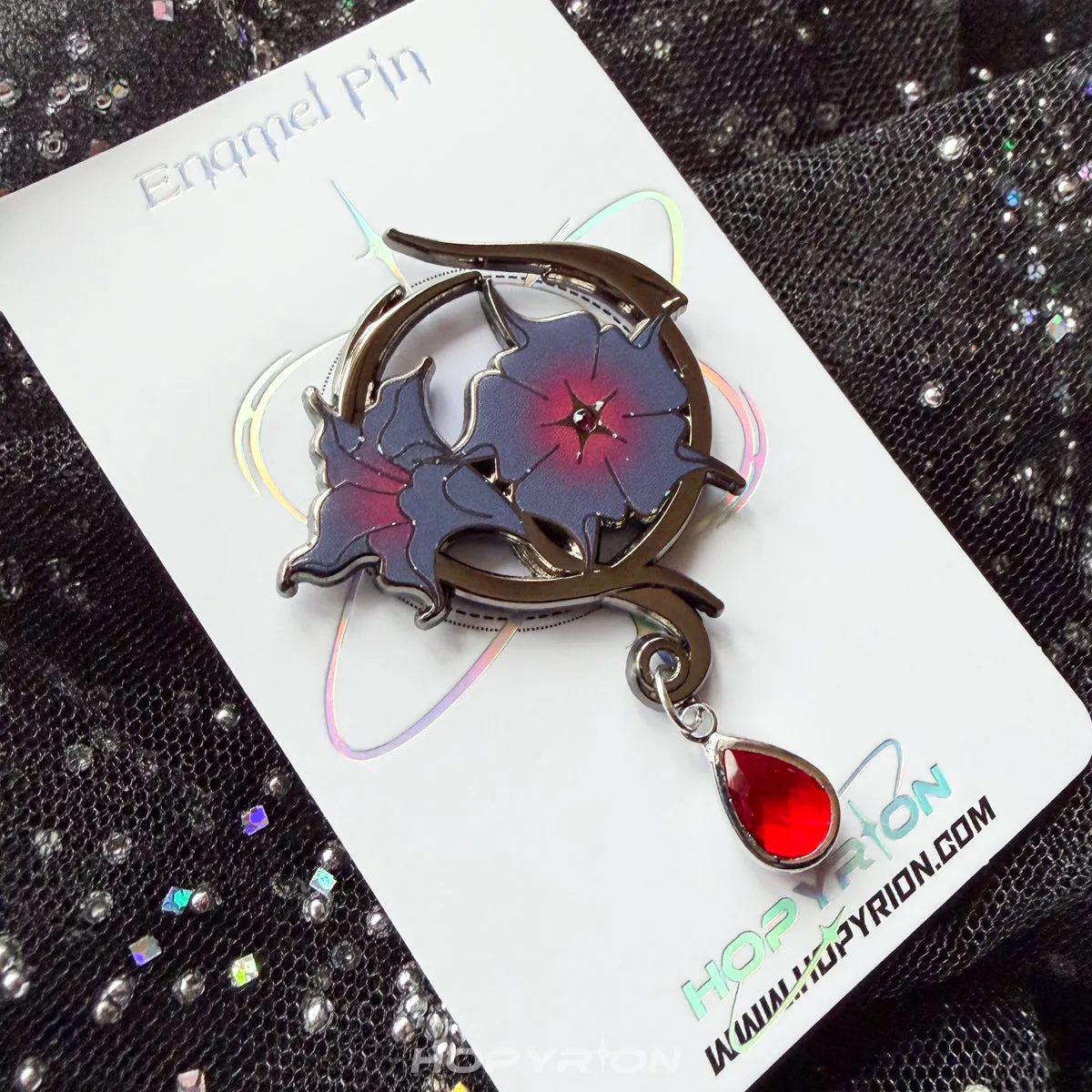 Hopyrion Black Datura emalje pin sort 4 cm