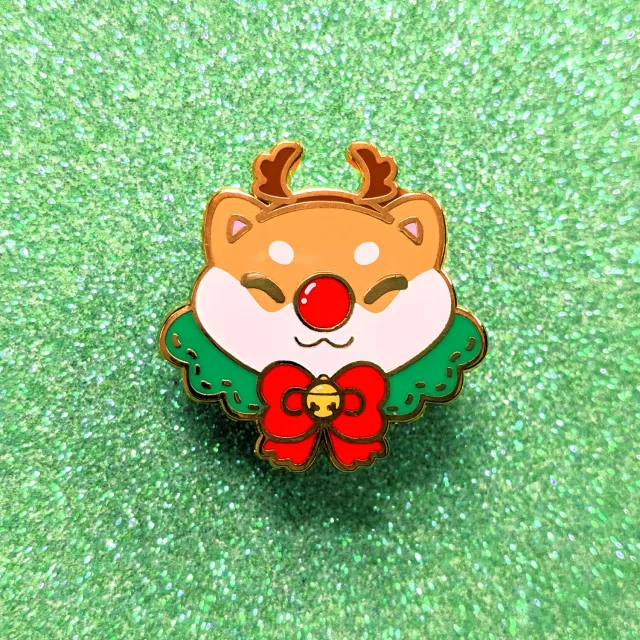 Appleminte Reindeer Shiba emaljepin guld 32 mm