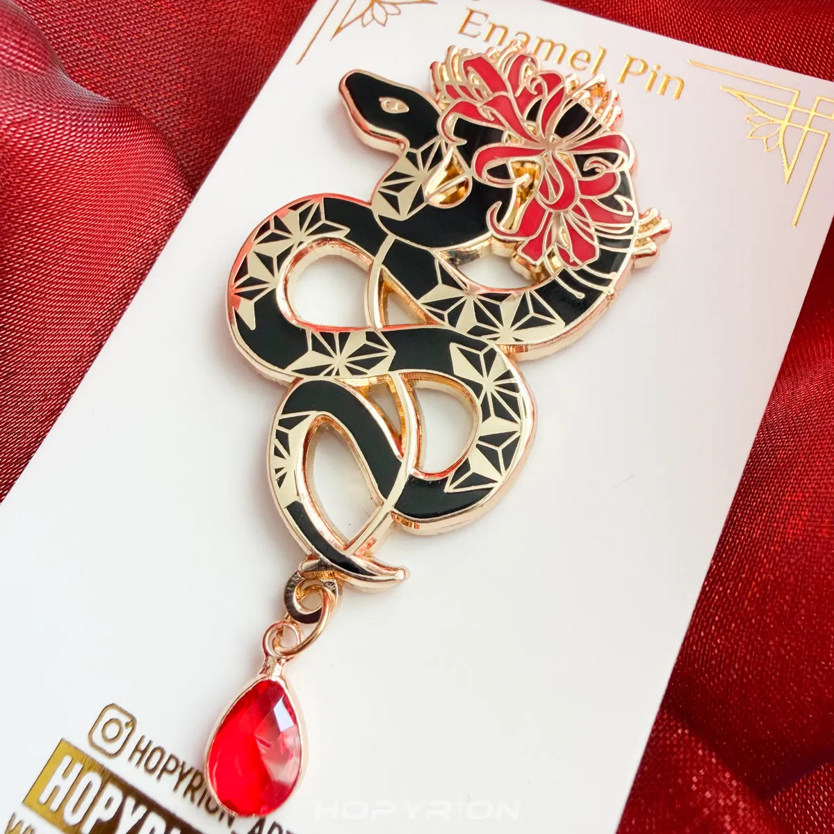 Hopyrion Serpent's Bloom emaljepin sort 5 cm