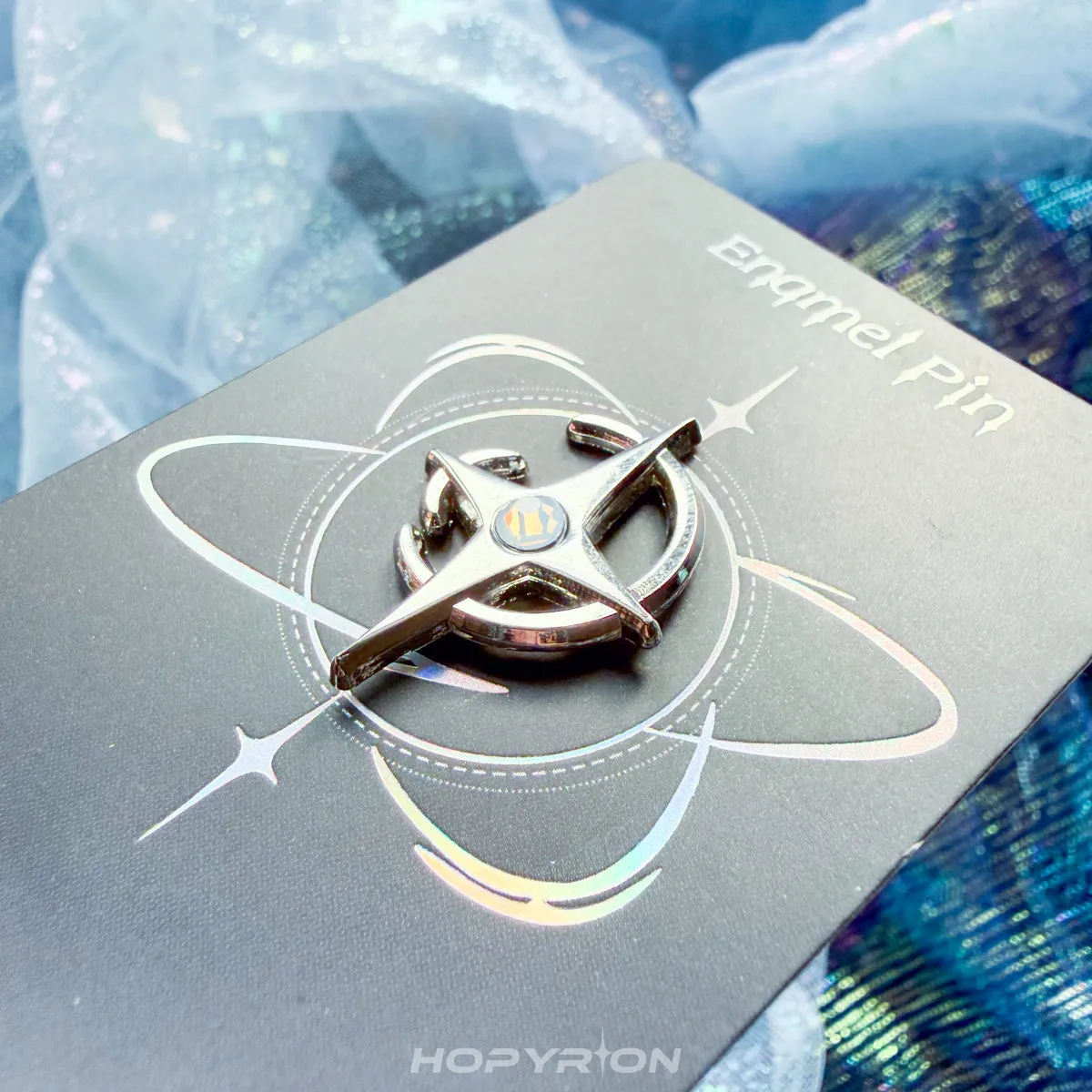 Hopyrion Silver Lining emaljepin 2 cm nikkel
