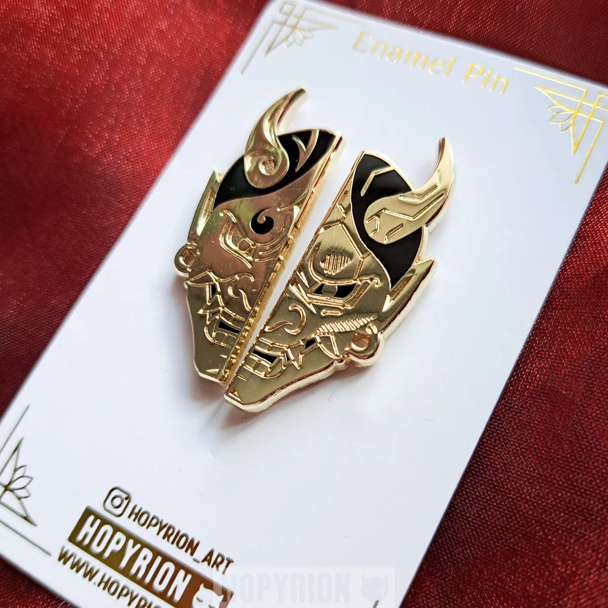 Hopyrion Cyber Hannya emaljepin guld 5 cm