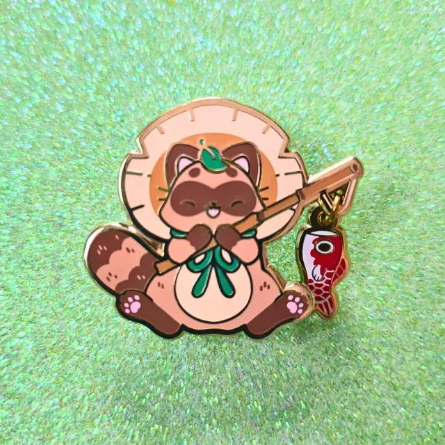 Appleminte Tanuki dinglende pin guld 38 mm