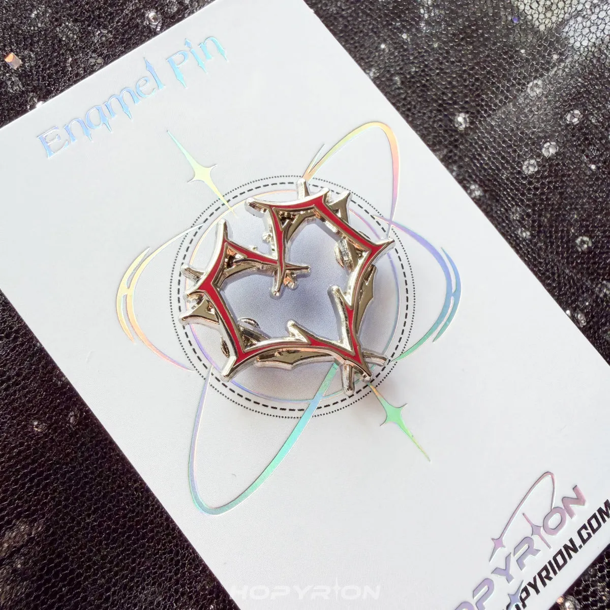 Hopyrion Obsidian Heart emaljepin 2 cm sort