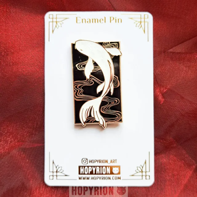 Hopyrion Koi Flow emaljepin guld 4 cm