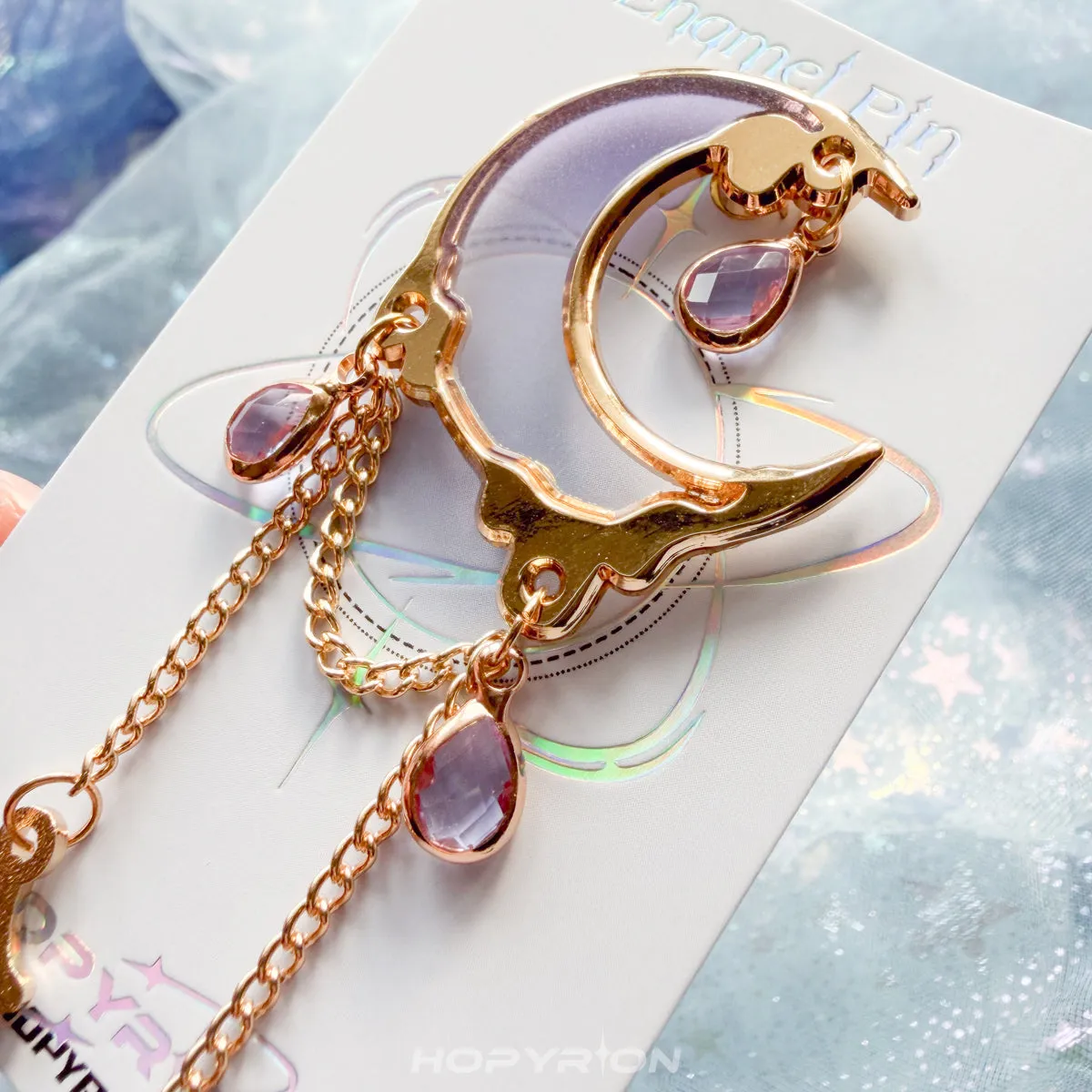 Hopyrion Moon Drop emaljepin 4 cm lavendel