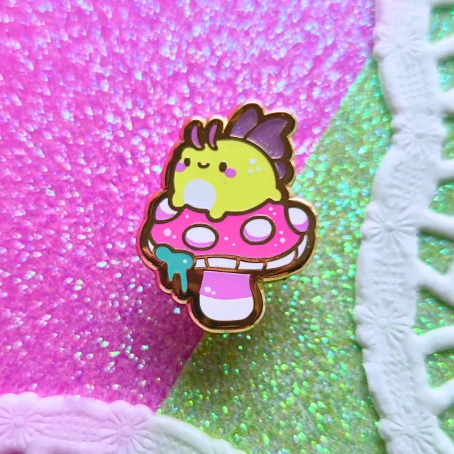Appleminte Fae Froggy emaljepin guld 25 mm