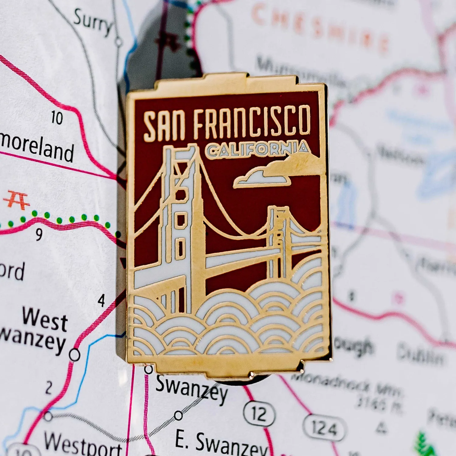 Vagabond Heart San Francisco pin hard emalje
