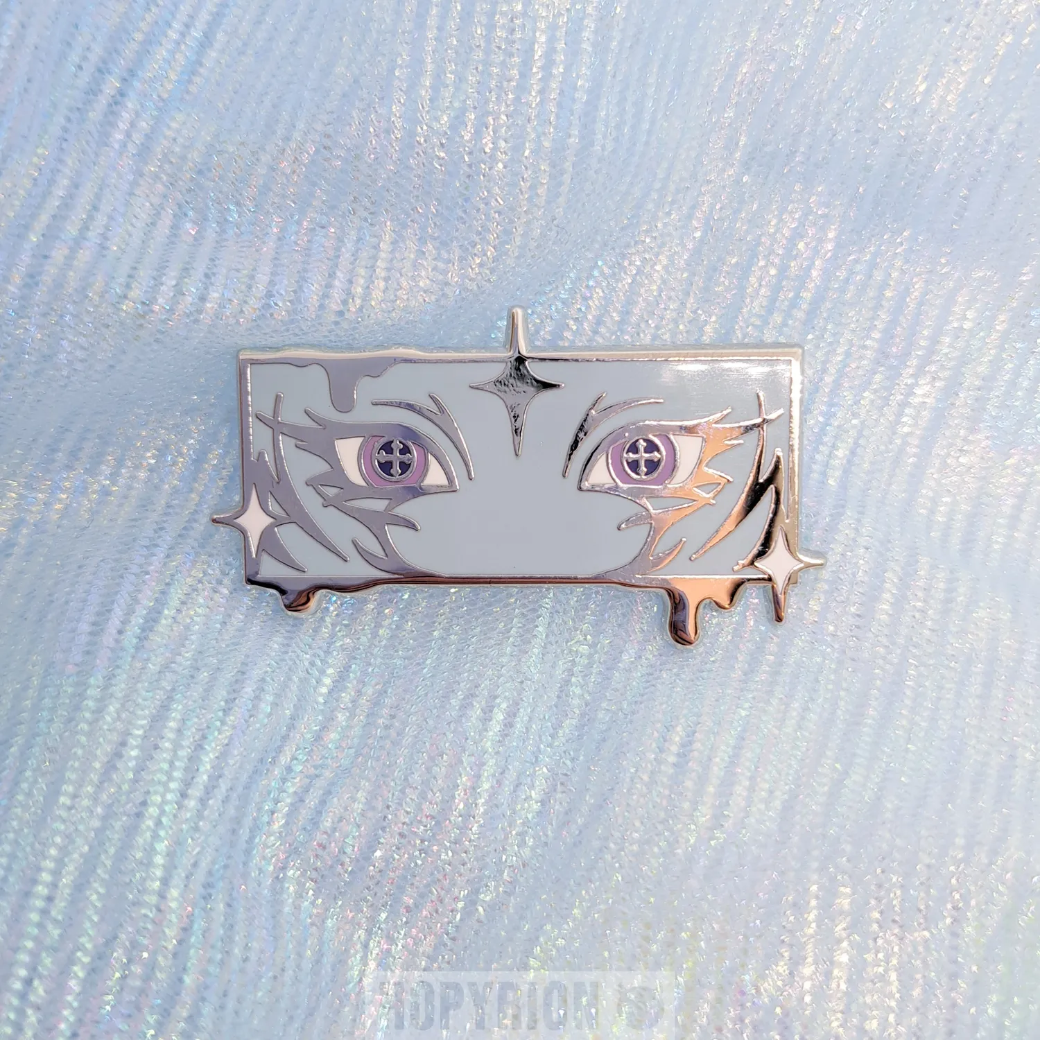 Hopyrion C[eye]ber emaljepin sølv 4 cm