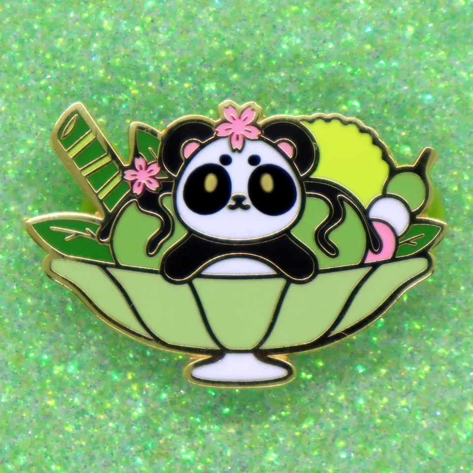 Appleminte Matcha Panda Parfait emaljepin 38 mm guld