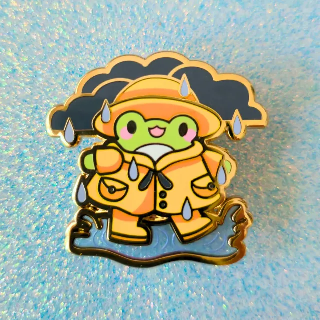 Appleminte Rainy Day Frog emaljepin guld transparent