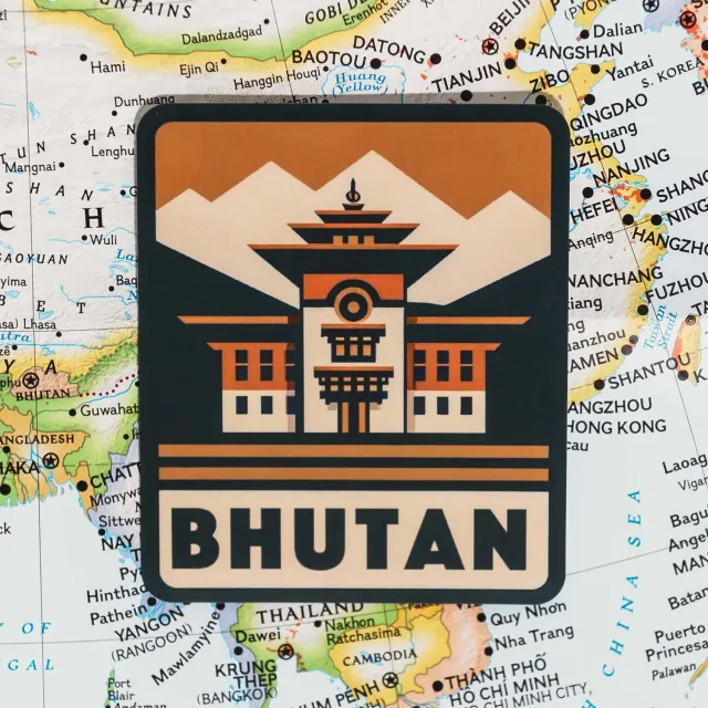 Vagabond Heart Bhutan klistermærke 7,6 cm mat vinyl