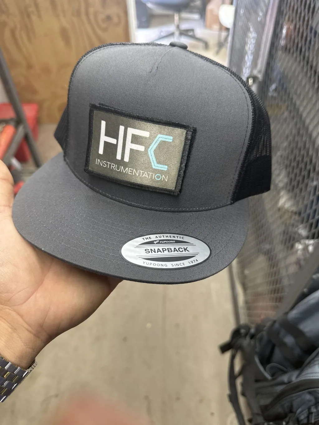 Pull Patch Trucker Curved Bill Flexfit Snapback kasket charcoal