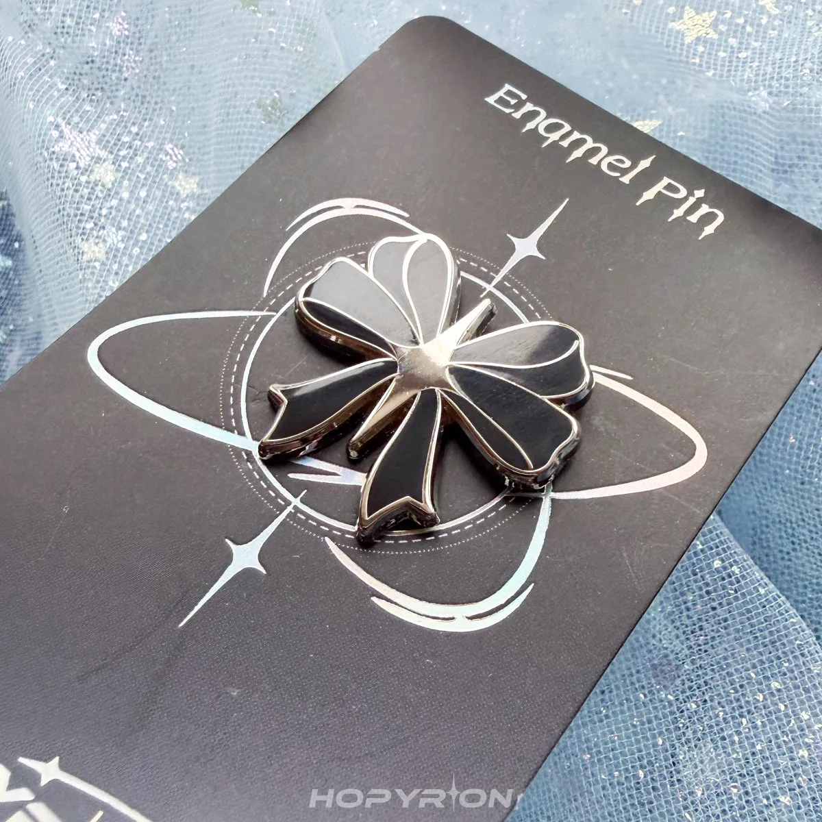 Hopyrion Star Ribbon enamel pin 3 cm rød