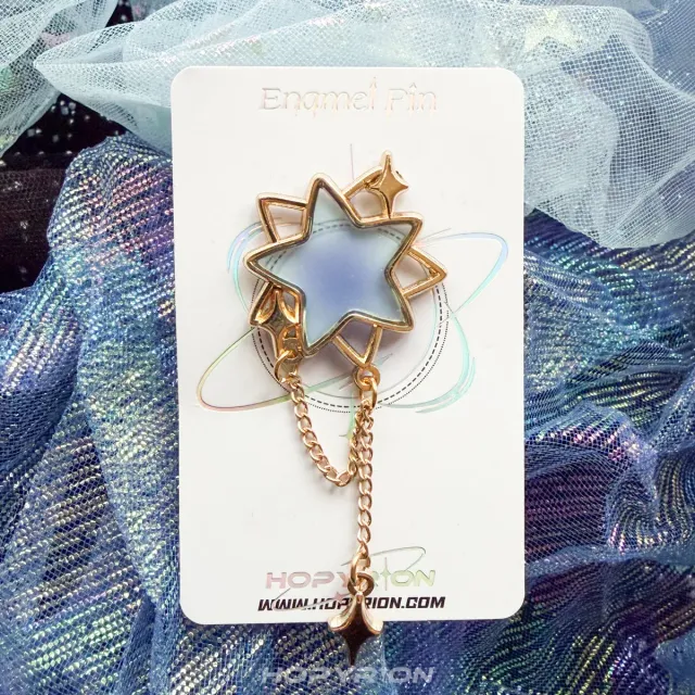Hopyrion Starseeker emaljepin 4 cm guld