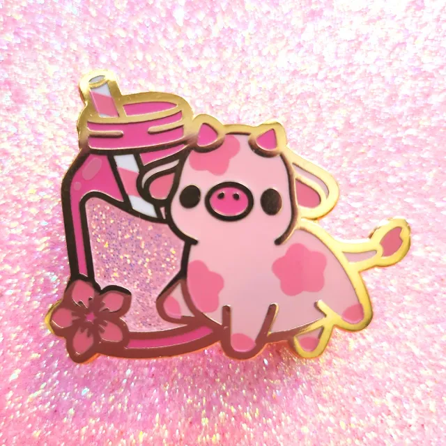 Appleminte Sakura Milk Cow pin emaljenål 38 mm