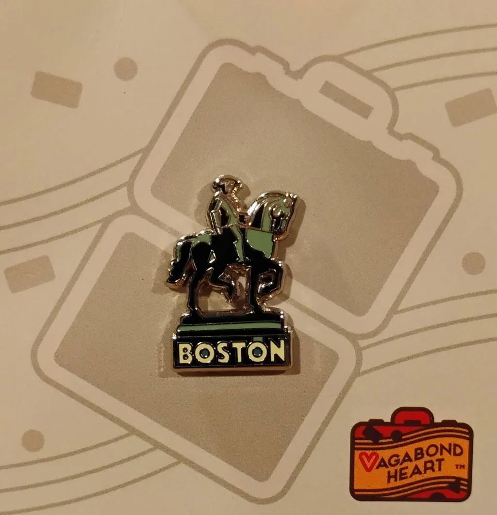 Vagabond Heart Boston pin hård emalje 25x17 mm